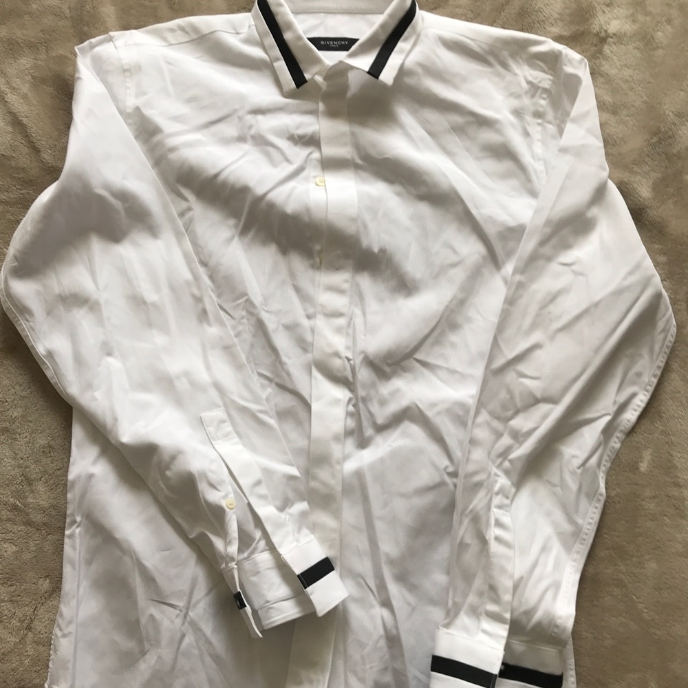 Givency Shirt